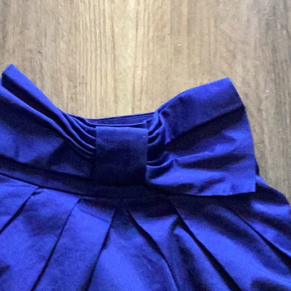 Twenty one front bow short‎ skirt. Worn one time - Picture 2 of 4